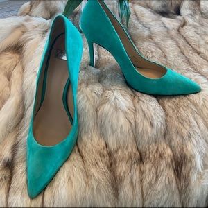 Guess By Marciano Suede Heels😍